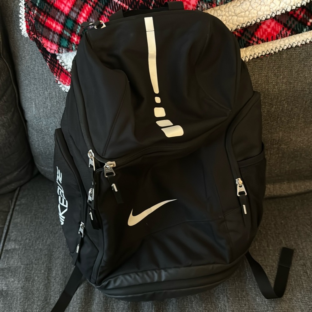 Nike elite bag